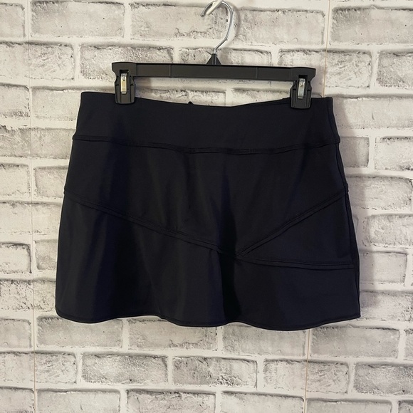 Athleta Pants - Women’s Athleta Athletic skort, skirt with shorts black, Size Smalll